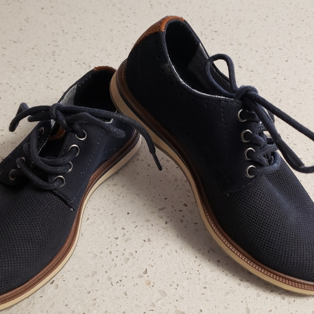 Harper Canyon oxford sneakers.  New with tags.  Size 11.